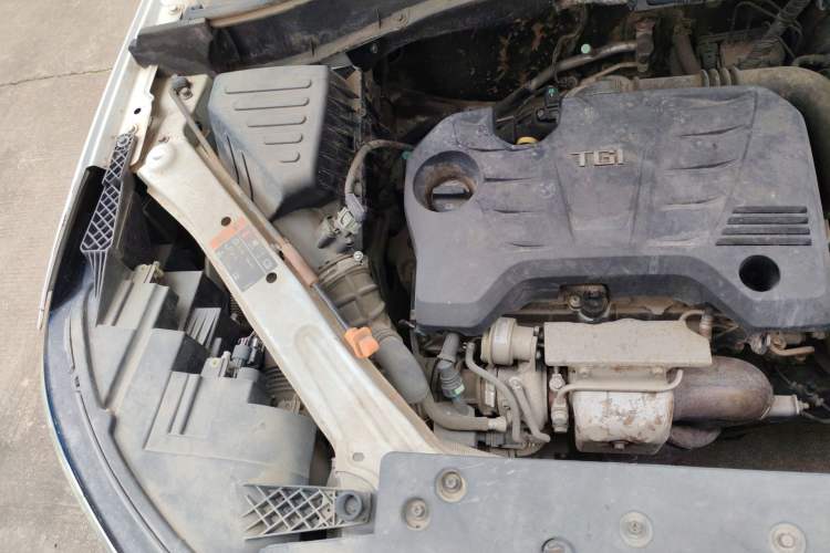 Used Roewe RX5 2018 20T Two-Wheel Drive Manual Internet Elite Edition Engine Bay Right