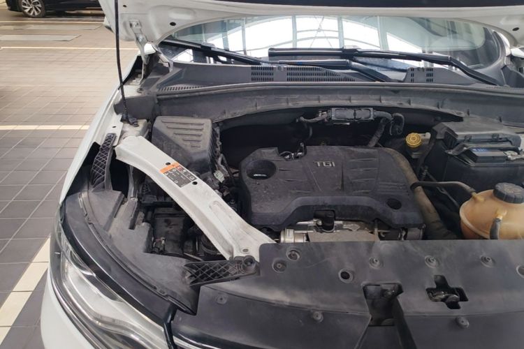 Used Roewe RX5 2018 20T Two-Wheel Drive Automatic Flagship Edition Engine Bay Right