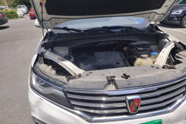 Used Roewe RX5 2018 20T Two-Wheel Drive Automatic Flagship Edition Engine Bay Right