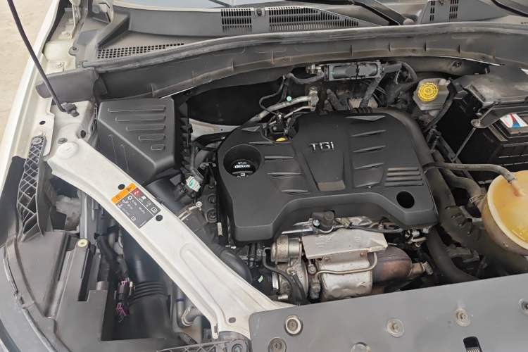 Used Roewe RX5 2018 20T Two-Wheel Drive Automatic Internet Smart Edition Engine Bay Right