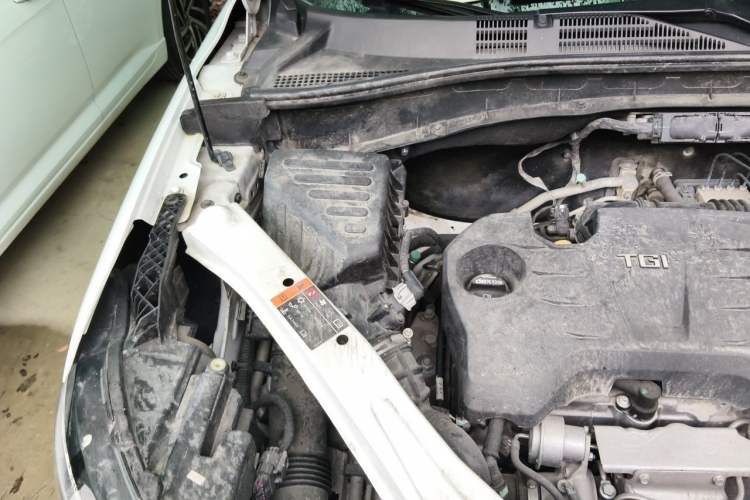 Used Roewe RX5 2018 20T Two-Wheel Drive Automatic Internet Smart Edition Engine Bay Right