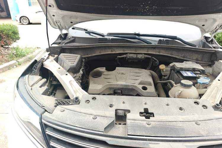 Used Roewe RX5 2018 20T Two-Wheel Drive Automatic Flagship Edition Engine Bay Right