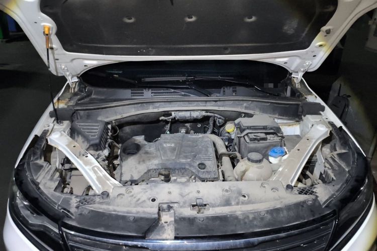 Used Roewe RX5 2018 20T Two-Wheel Drive Manual Flagship Edition Engine Bay