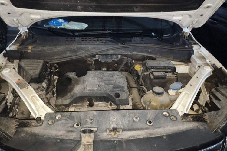 Used Roewe RX5 2018 20T Two-Wheel Drive Automatic Flagship Edition Engine Bay