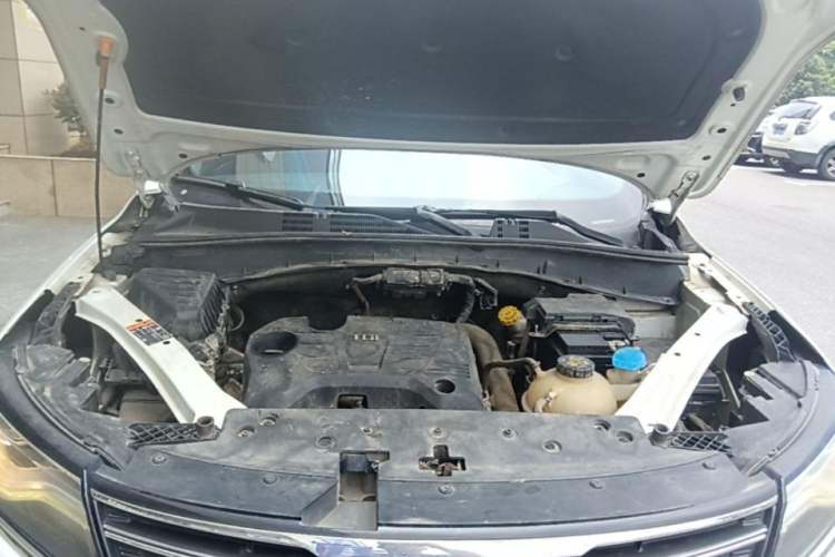 Used Roewe RX5 2018 20T Two-Wheel Drive Automatic Flagship Edition Engine Bay