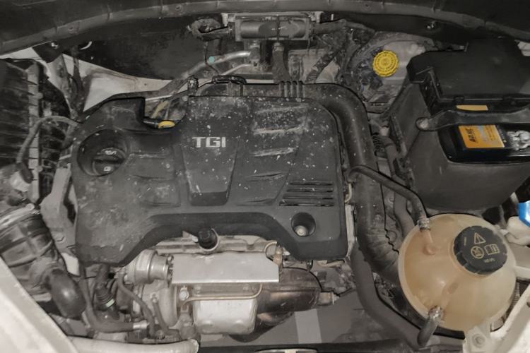 Used Roewe RX5 2018 20T Two-Wheel Drive Manual Flagship Edition Engine Bay