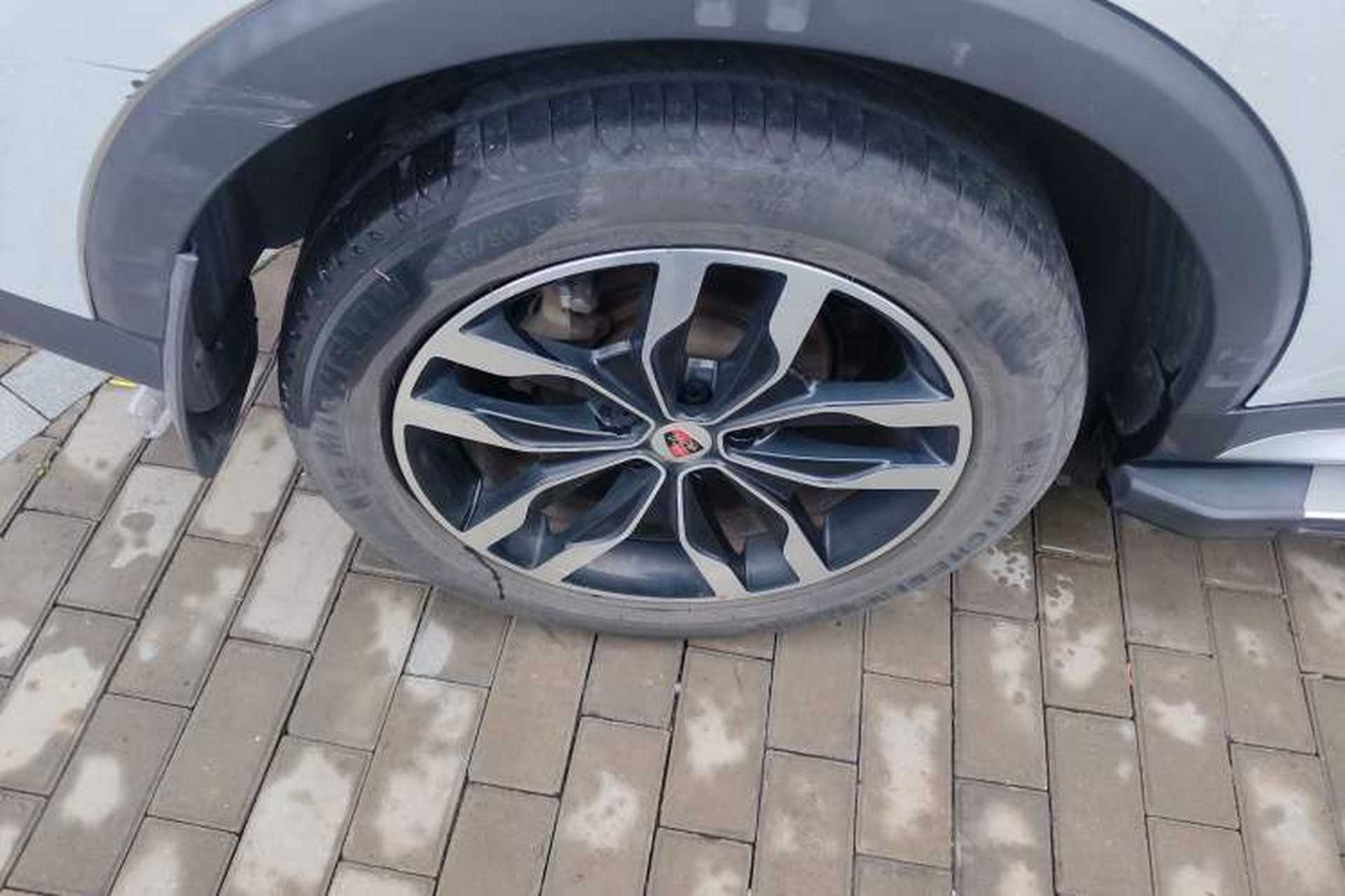 Used Roewe RX5 2018 20T Two-Wheel Drive Automatic Internet Smart Edition Exterior 5