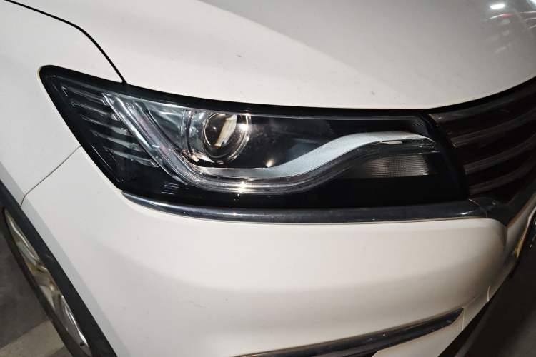 Used Roewe RX5 2018 20T Two-Wheel Drive Automatic Flagship Edition Exterior 6