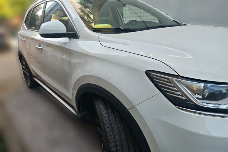 Used Roewe RX5 2018 20T Two-Wheel Drive Automatic Internet Smart Edition Front Right 45 Deg