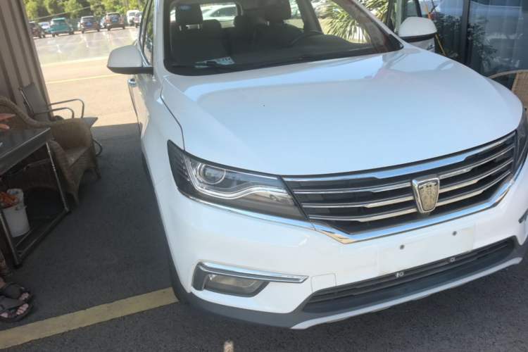 Used Roewe RX5 2018 20T Two-Wheel Drive Automatic Flagship Edition Front Right 45 Deg
