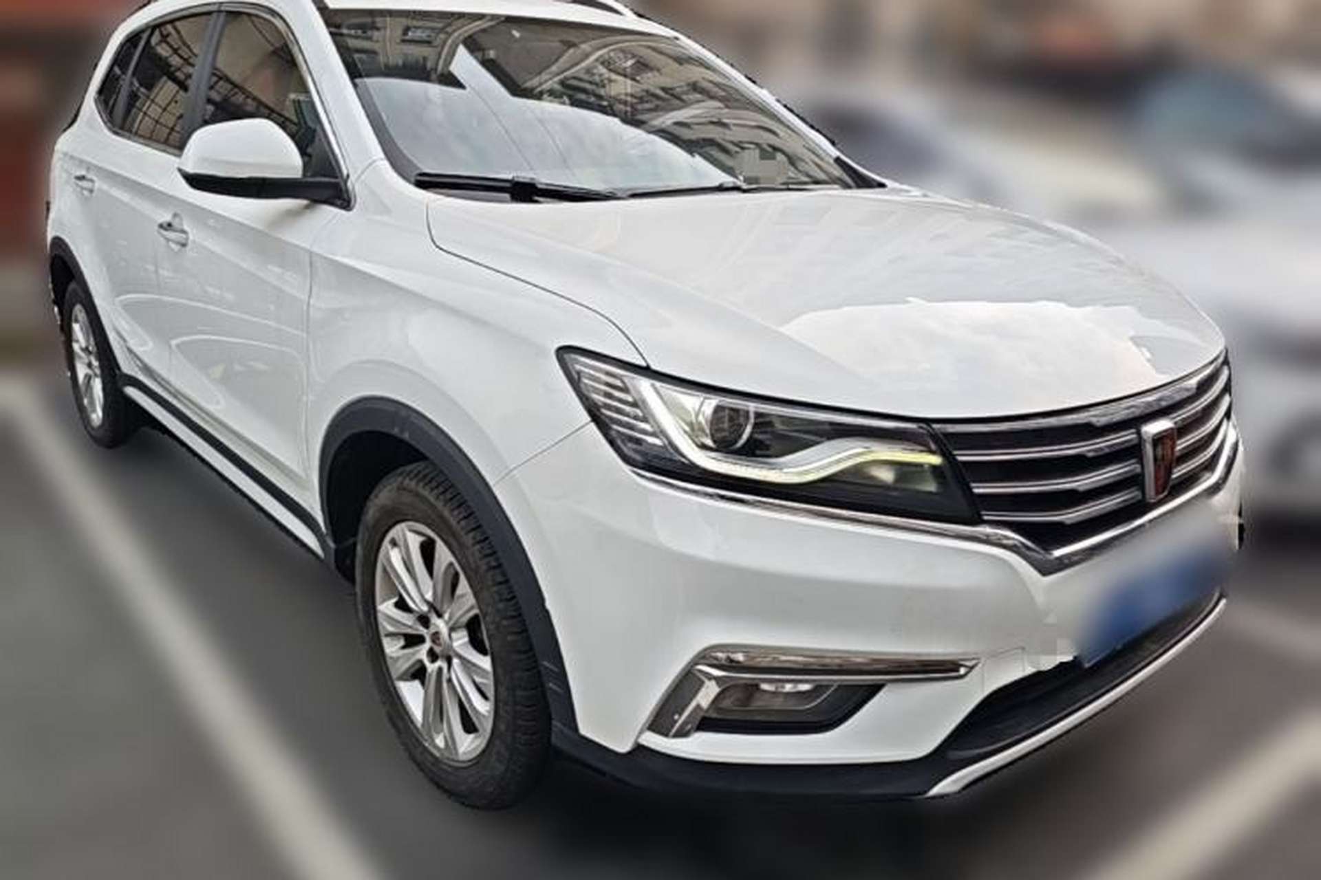 Used Roewe RX5 2018 20T Two-Wheel Drive Automatic Flagship Edition Front Right 45 Deg