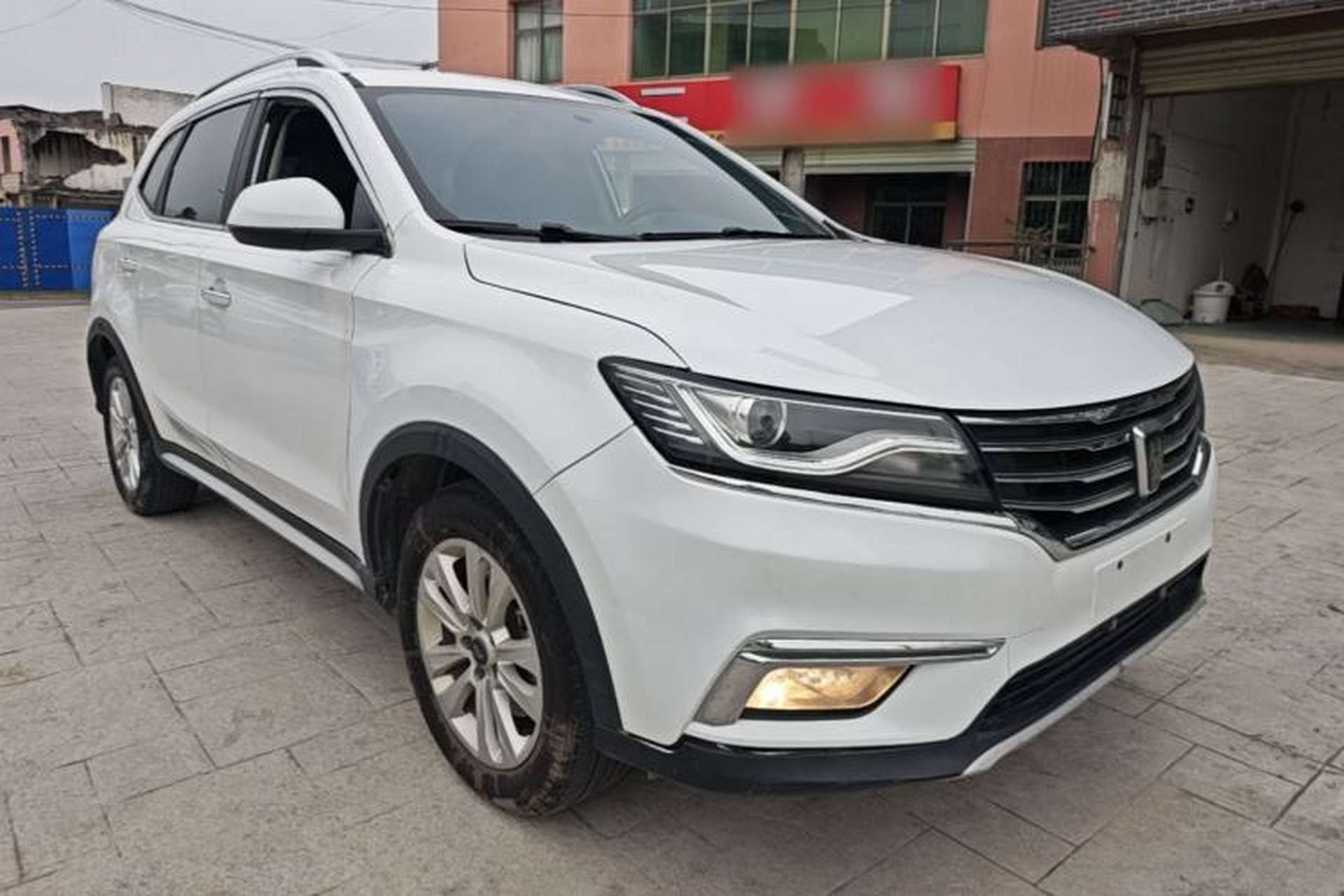 Used Roewe RX5 2018 20T Two-Wheel Drive Automatic Flagship Edition Front Right 45 Deg
