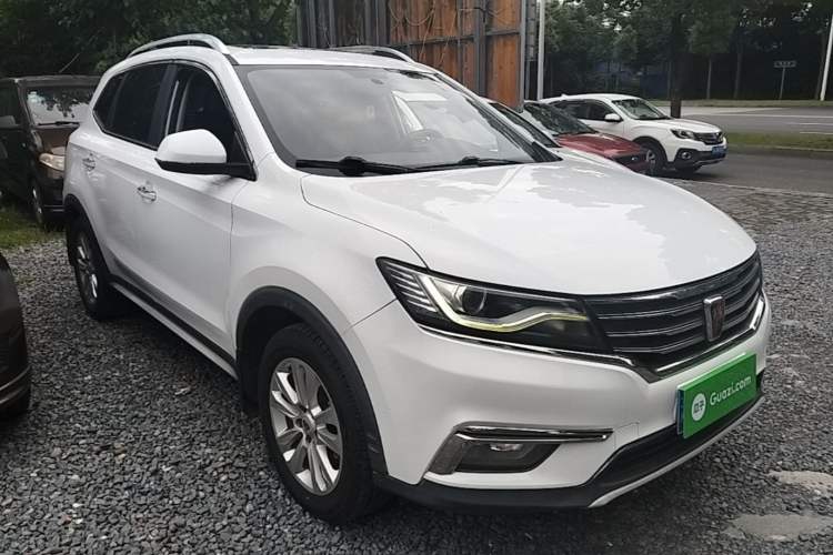 Used Roewe RX5 2018 20T Two-Wheel Drive Automatic Flagship Edition Front Right 45 Deg