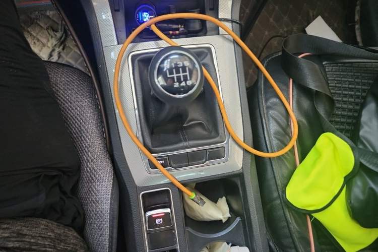 Used Roewe RX5 2018 20T Two-Wheel Drive Manual Flagship Edition Gear Lever
