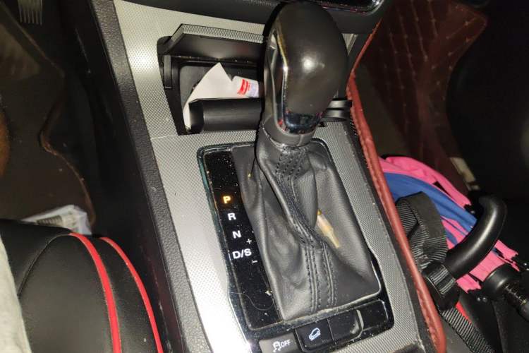 Used Roewe RX5 2018 20T Two-Wheel Drive Automatic Flagship Edition Gear Lever