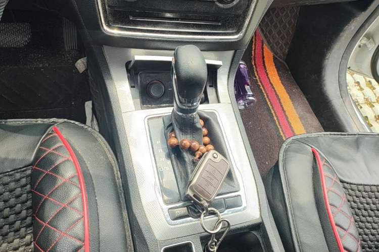 Used Roewe RX5 2018 20T Two-Wheel Drive Automatic Flagship Edition Gear Lever
