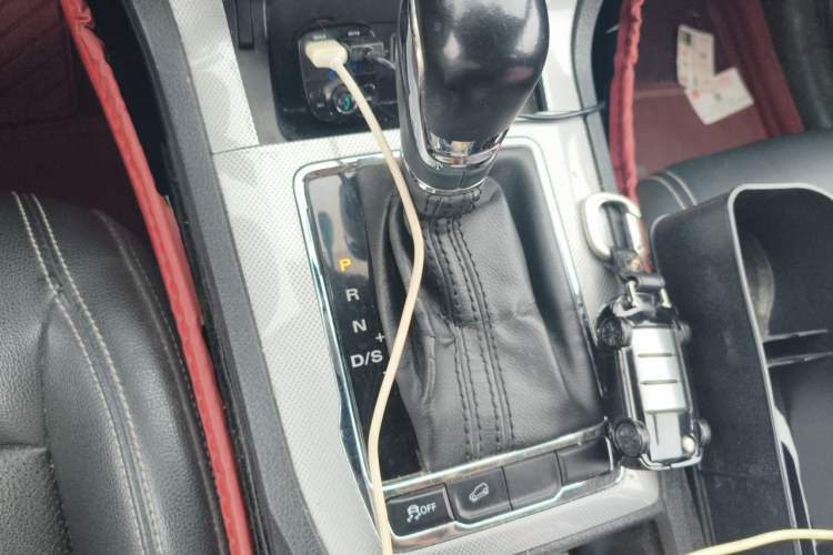 Used Roewe RX5 2018 20T Two-Wheel Drive Automatic Flagship Edition Gear Lever