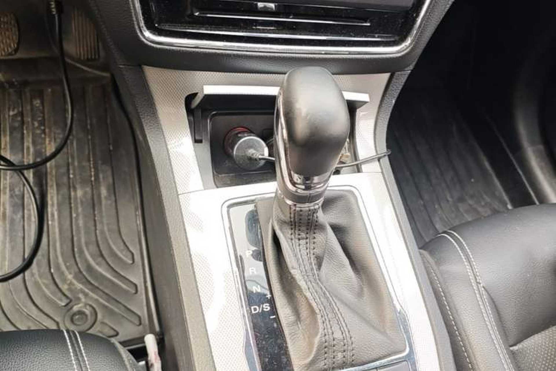 Used Roewe RX5 2018 20T Two-Wheel Drive Automatic Flagship Edition Gear Lever