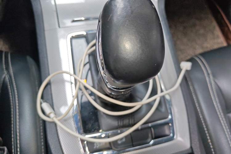 Used Roewe RX5 2018 20T Two-Wheel Drive Automatic Internet Smart Edition Gear Lever