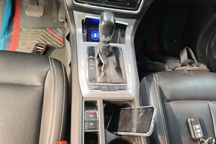 Used Roewe RX5 2018 20T Two-Wheel Drive Automatic Flagship Edition Gear Lever