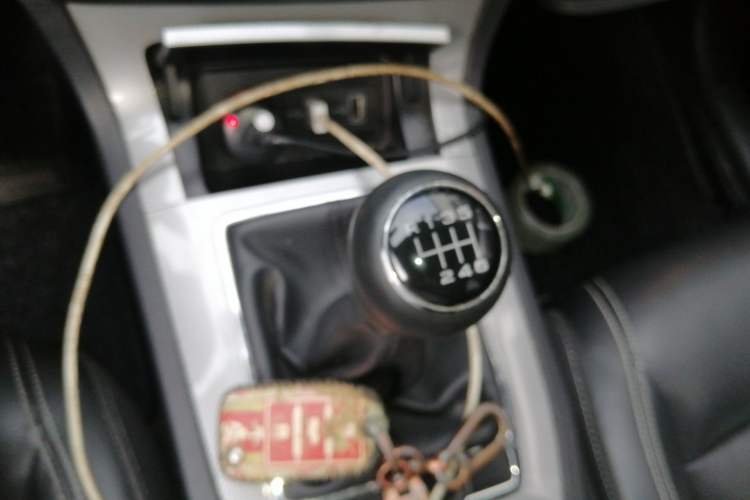 Used Roewe RX5 2018 20T Two-Wheel Drive Manual Internet Smart Edition Gear Lever