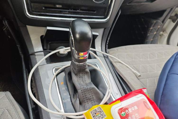 Used Roewe RX5 2018 20T Two-Wheel Drive Automatic Flagship Edition Gear Lever