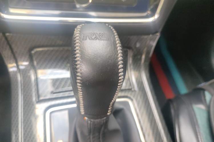 Used Roewe RX5 2018 30T Two-Wheel Drive Automatic Internet Smart Edition Gear Lever