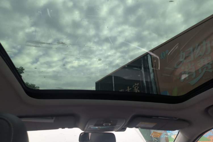 Used Roewe RX5 2018 20T Two-Wheel Drive Manual Internet Smart Edition Headliner