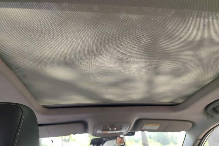 Used Roewe RX5 2018 20T Two-Wheel Drive Manual Flagship Edition Headliner