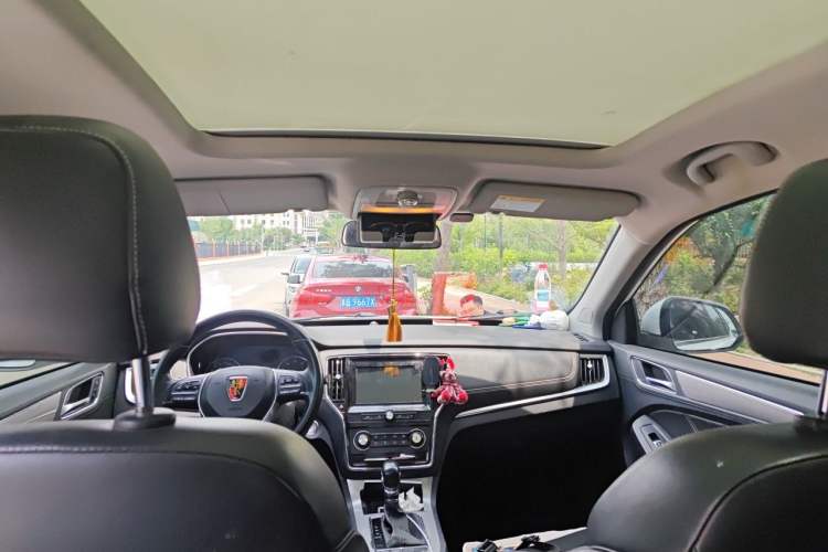 Used Roewe RX5 2018 20T Two-Wheel Drive Automatic Flagship Edition Headliner