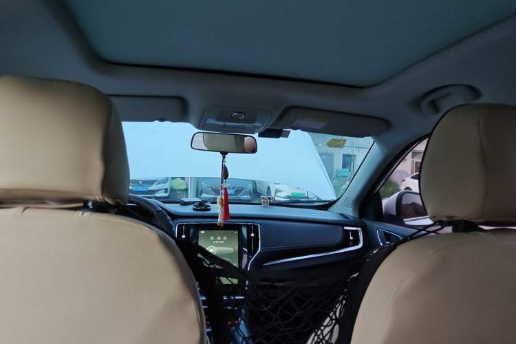 Used Roewe RX5 2018 20T Two-Wheel Drive Automatic Internet Smart Edition Headliner