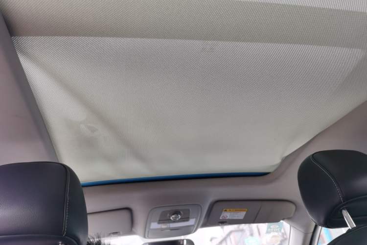Used Roewe RX5 2018 20T Two-Wheel Drive Manual Internet Smart Edition Headliner