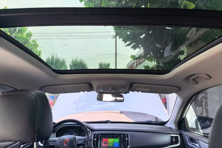 Used Roewe RX5 2018 20T Two-Wheel Drive Automatic Flagship Edition Headliner