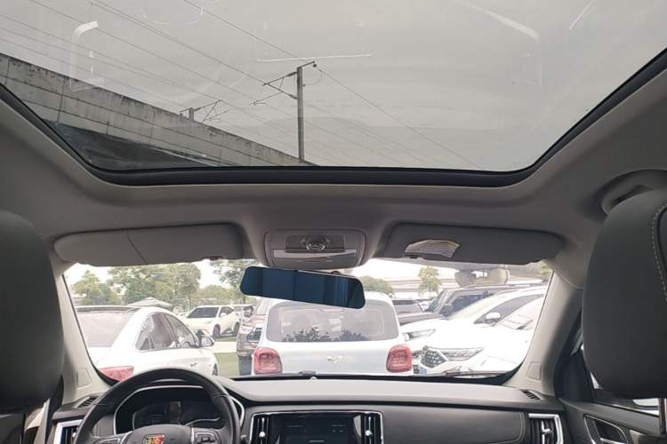 Used Roewe RX5 2018 20T Two-Wheel Drive Automatic Internet Smart Luxury Edition Headliner