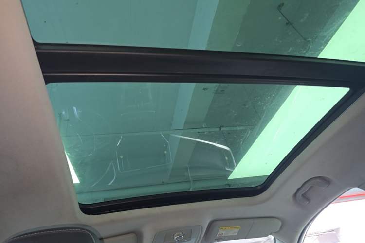 Used Roewe RX5 2018 20T Two-Wheel Drive Automatic Internet Smart Edition Headliner