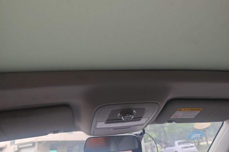Used Roewe RX5 2018 20T Two-Wheel Drive Automatic Internet Smart Edition Headliner