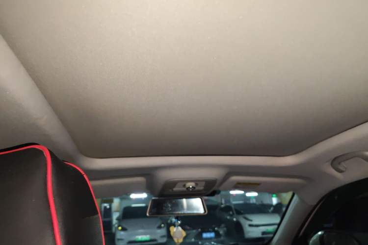 Used Roewe RX5 2018 20T Two-Wheel Drive Automatic Flagship Edition Headliner