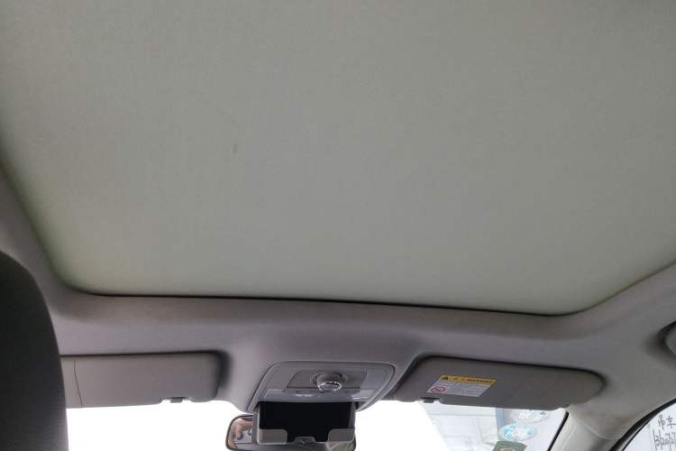 Used Roewe RX5 2018 20T Two-Wheel Drive Manual Flagship Edition Headliner