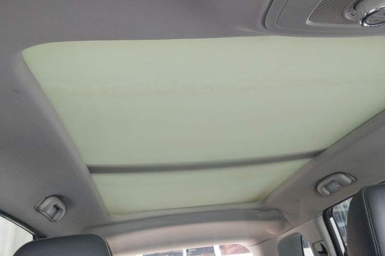 Used Roewe RX5 2018 20T Two-Wheel Drive Automatic Flagship Edition Headliner