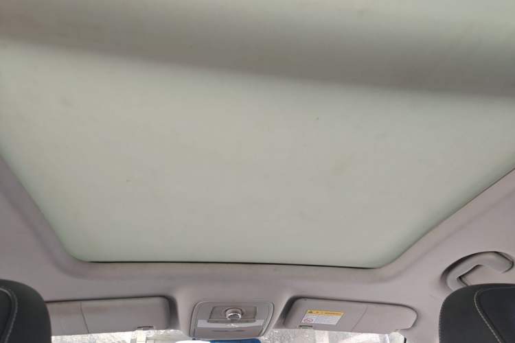 Used Roewe RX5 2018 20T Two-Wheel Drive Manual Flagship Edition Headliner