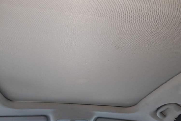 Used Roewe RX5 2018 20T Two-Wheel Drive Automatic Internet Smart Edition Headliner