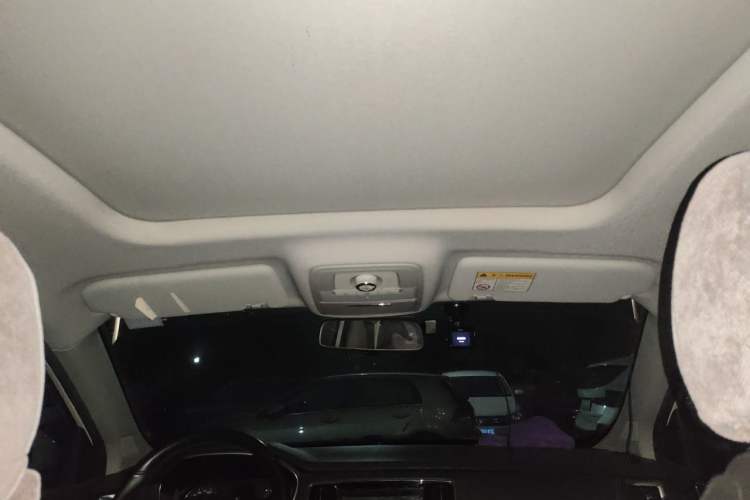 Used Roewe RX5 2018 20T Two-Wheel Drive Manual Flagship Edition Headliner