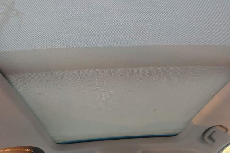 Used Roewe RX5 2018 20T Two-Wheel Drive Automatic Flagship Edition Headliner