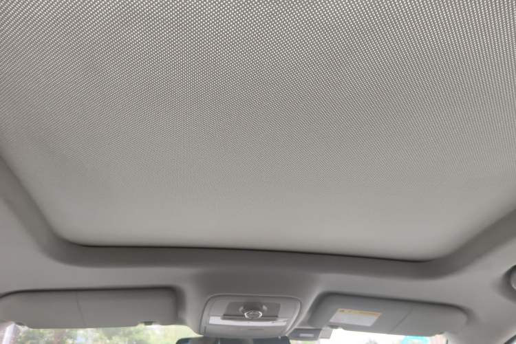 Used Roewe RX5 2018 20T Two-Wheel Drive Manual Flagship Edition Headliner