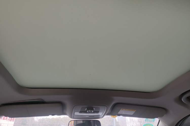 Used Roewe RX5 2018 20T Two-Wheel Drive Manual Internet Smart Edition Headliner