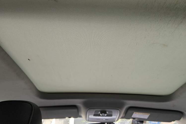 Used Roewe RX5 2018 20T Two-Wheel Drive Automatic Internet Smart Edition Headliner