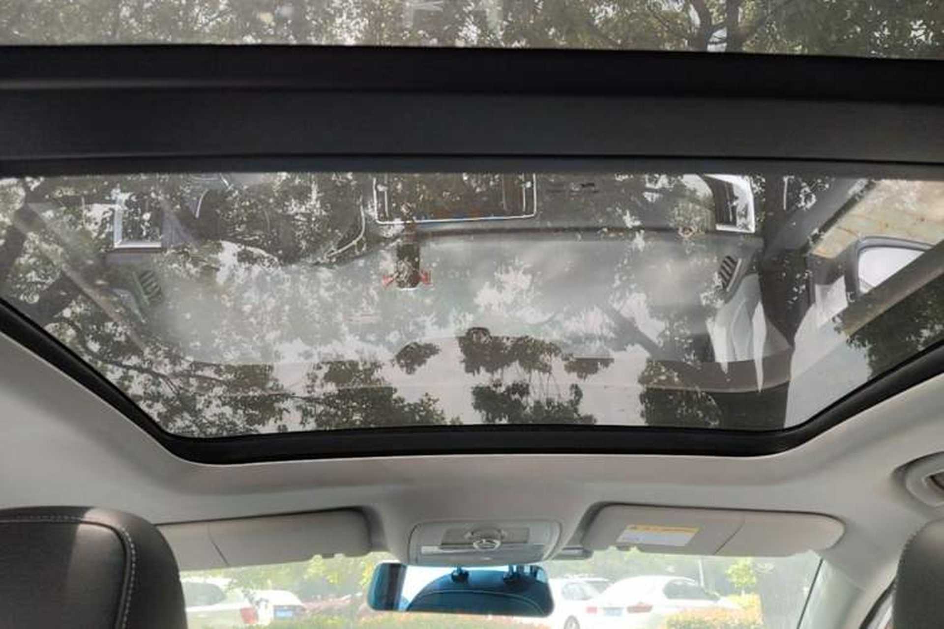 Used Roewe RX5 2018 20T Two-Wheel Drive Manual Flagship Edition Headliner