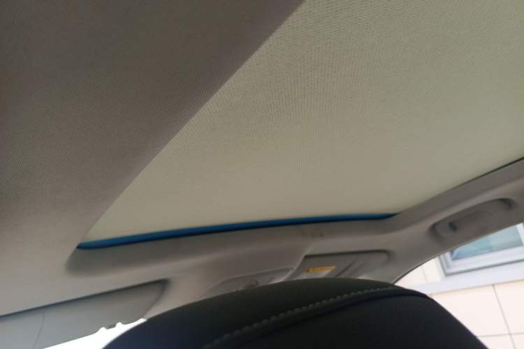 Used Roewe RX5 2018 20T Two-Wheel Drive Automatic Flagship Edition Headliner