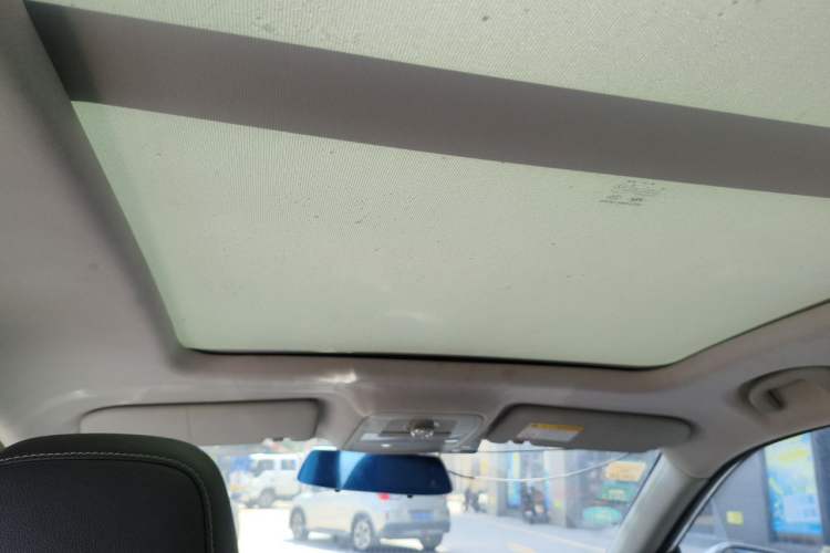 Used Roewe RX5 2018 20T Two-Wheel Drive Automatic Internet Smart Edition Headliner