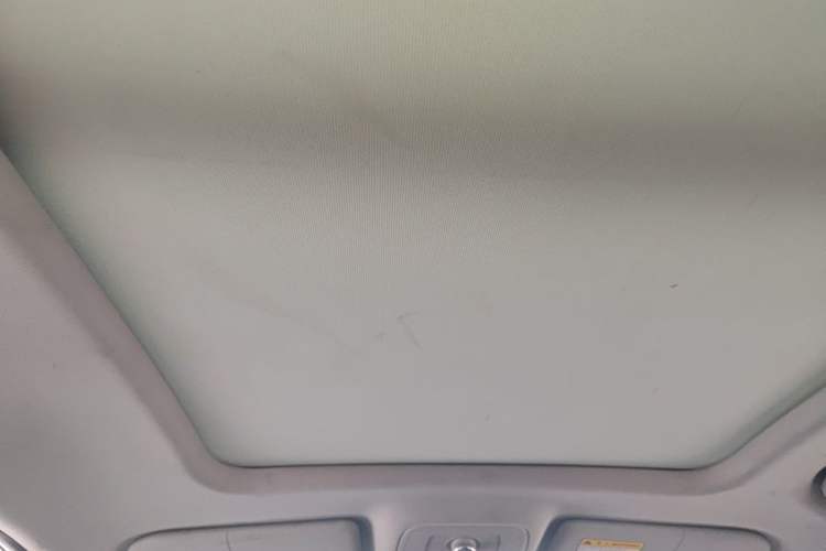 Used Roewe RX5 2018 20T Two-Wheel Drive Automatic Flagship Edition Headliner